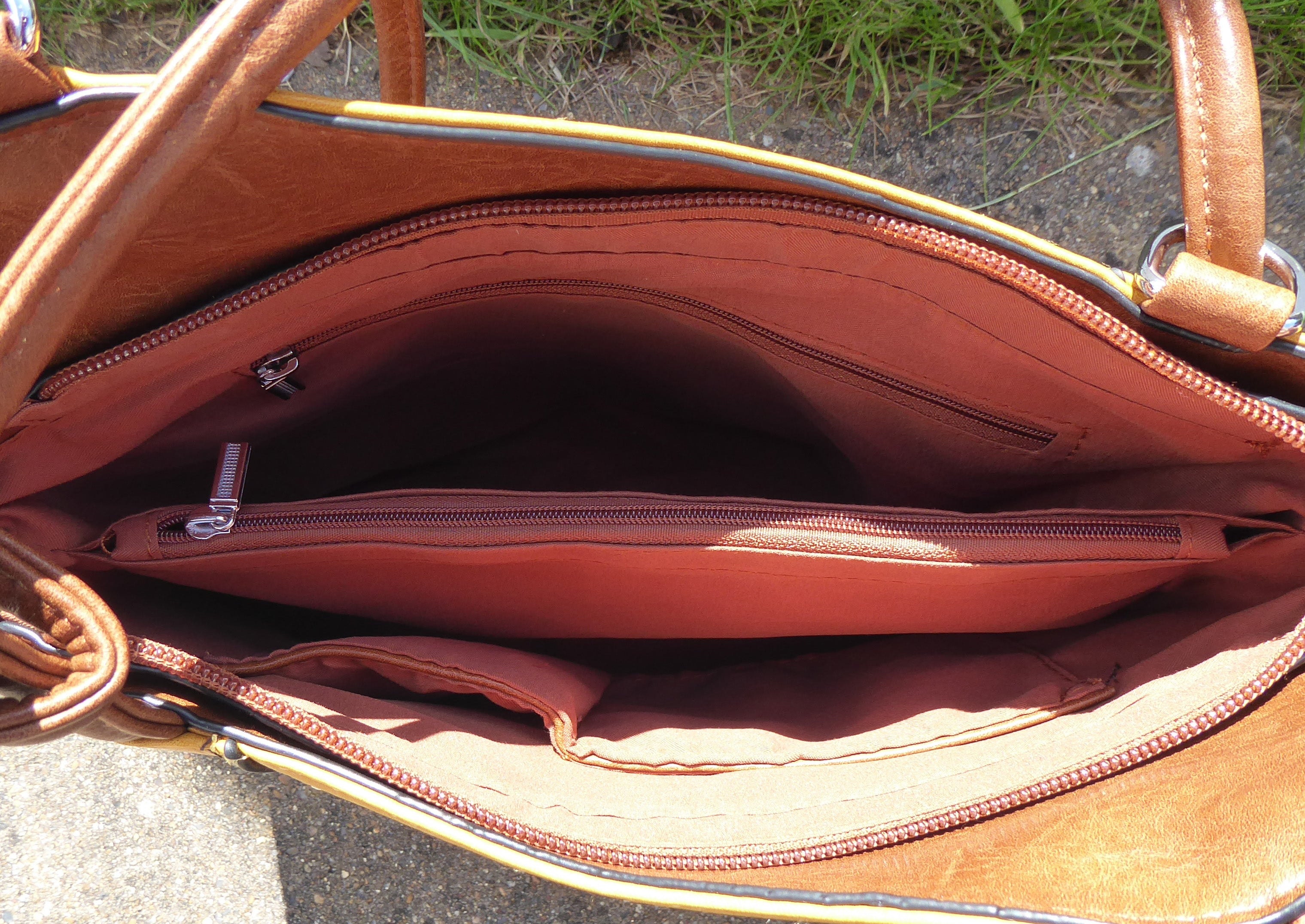 Shoulder Bag and Convertible Backpack In One — close-up detail