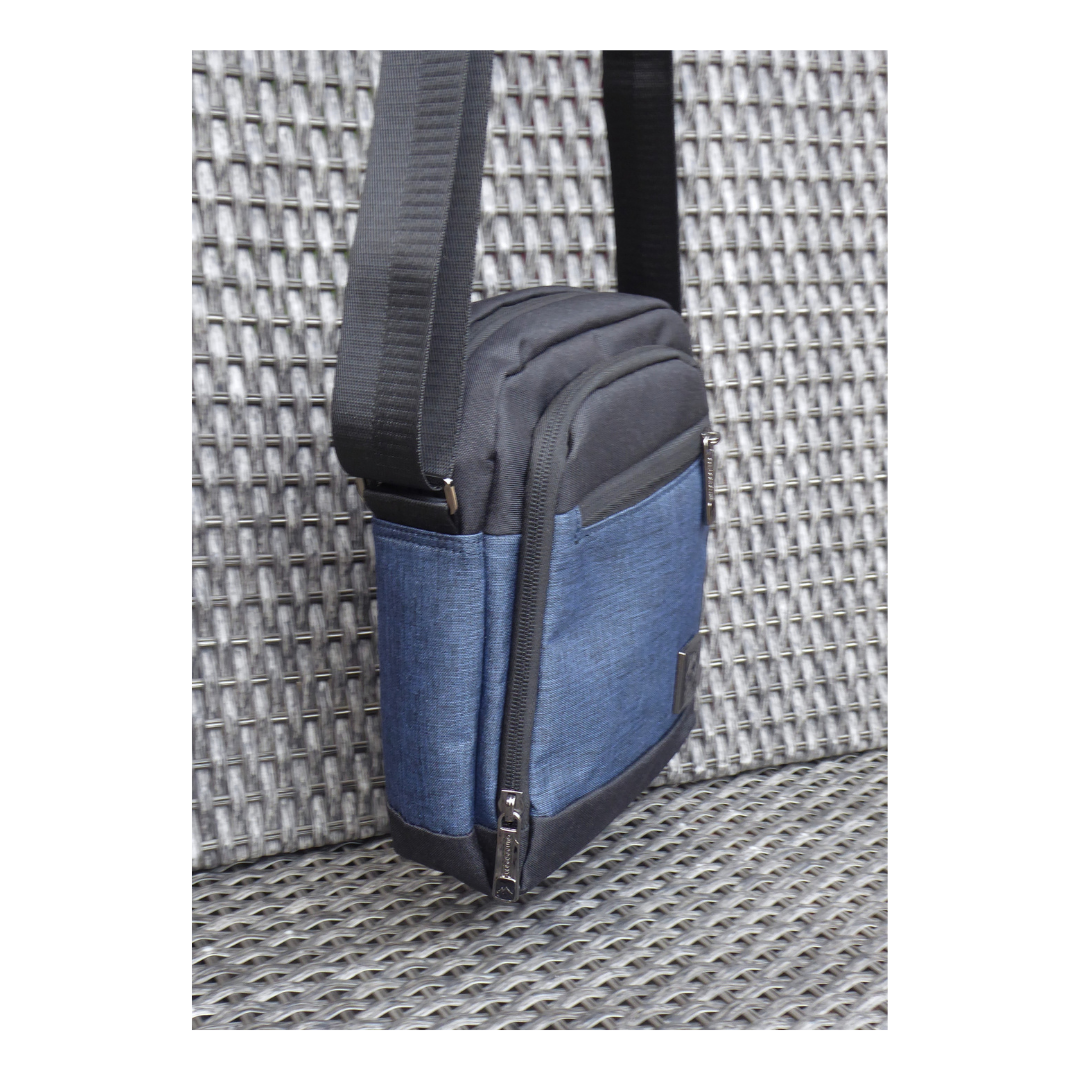 Blue Cross-Body Bag Outdoor Gear - 3 Sections - Small Unisex side view